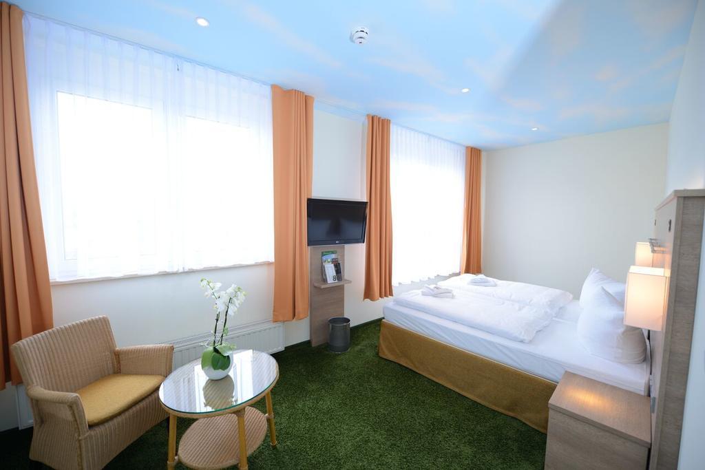 Отель Der Bayerische Hof Grunbach Экстерьер фото