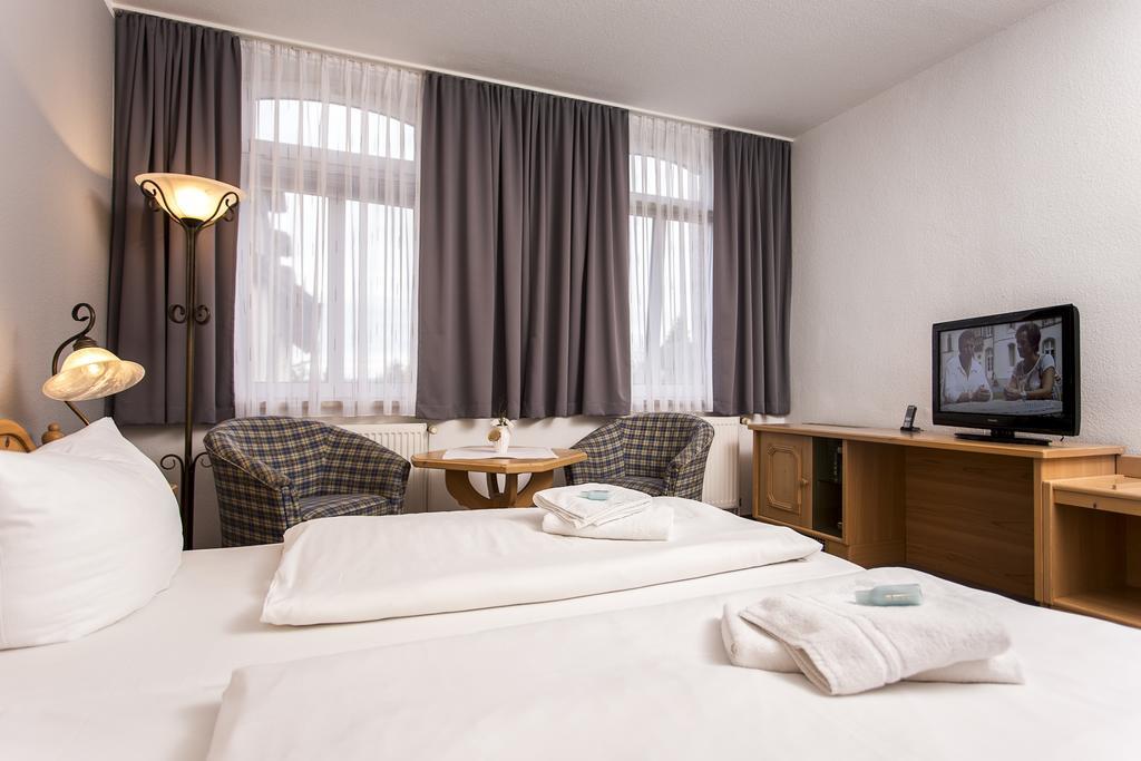 Отель Der Bayerische Hof Grunbach Экстерьер фото