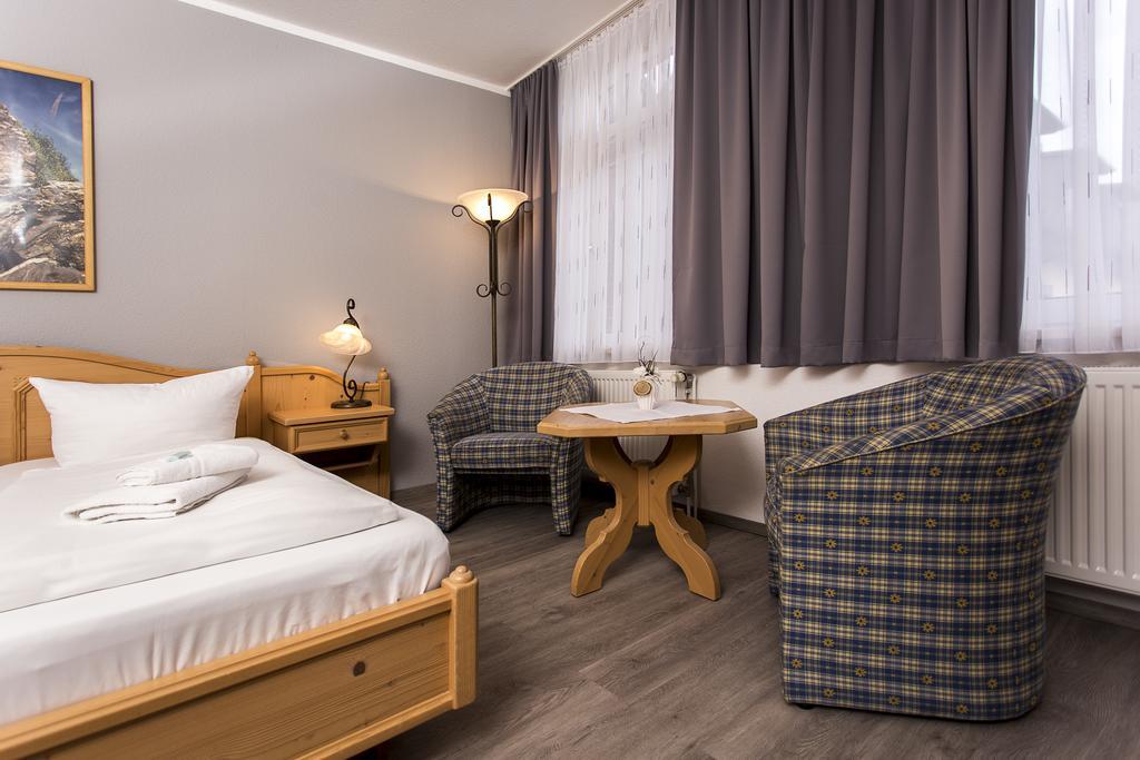 Отель Der Bayerische Hof Grunbach Экстерьер фото